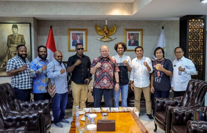 Ketua DPD RI Bertemu dengan Senator Baru Papua dan Maluku Utara