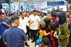 Tinjau Arus Mudik Lebaran di Stasiun Pasar Senen, Presiden Jokowi Memastikan Semua Rapi Terkelola