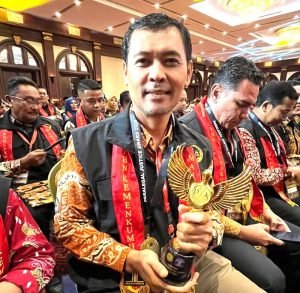 Enam Kelurahan Perwakilan dari Kota Bengkulu Menerima Anugerah Non Litigation Peacemaker