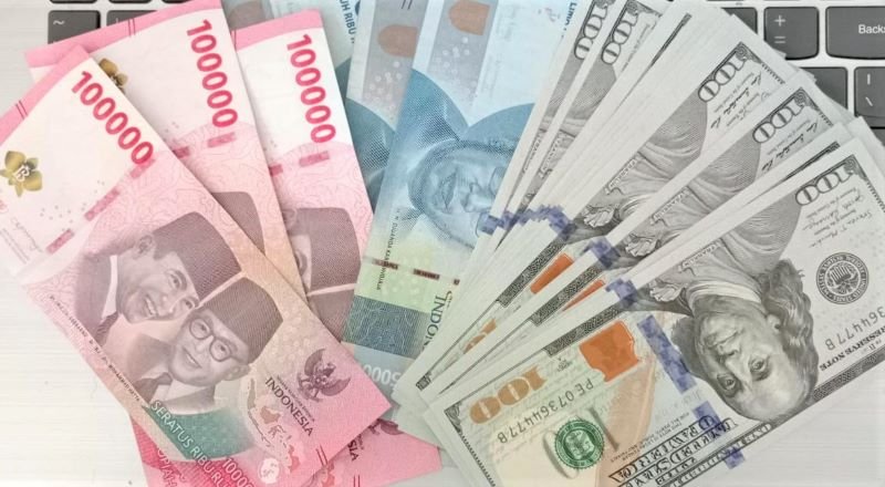 Rupiah Makin Terpuruk, Dolar Tembus RP 16.400an