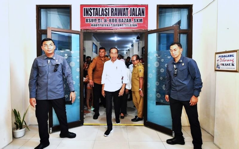 Presiden Jokowi Tinjau Fasilitas dan Pelayanan Kesehatan di RSUD Bob Bazar di Lampung Selatan