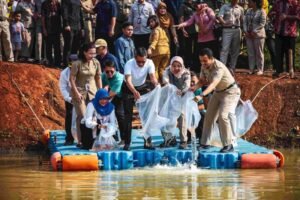 Wujudkan Ketahanan Pangan dan Pelestarian Lingkungan Melalui Tanam Pohon dan Tebar Benih Ikan