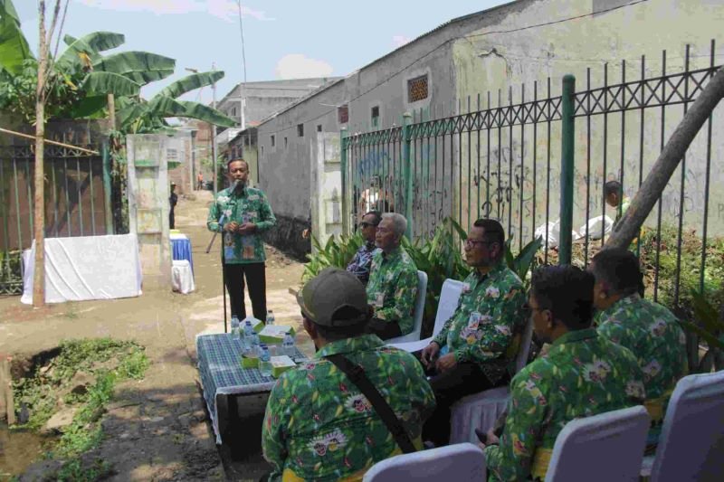 Walikota Jaksel Resmikan MCK Ketapang Jati Padang