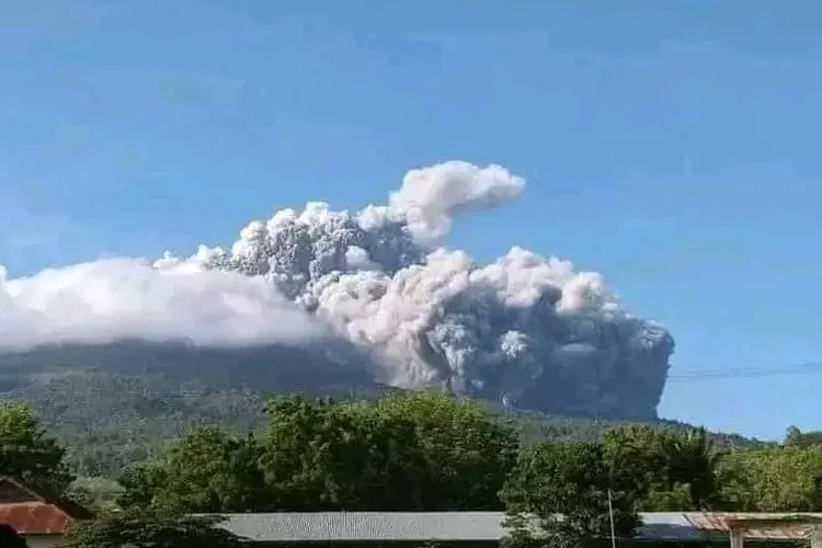 Gunung Lewotobi Laki-Laki di NTT Meletus, Banyak Korban Tewas