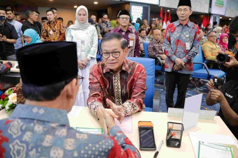 Gubernur Pramono Ajak Masyarakat Tunaikan Zakat untuk Bantu Sesama