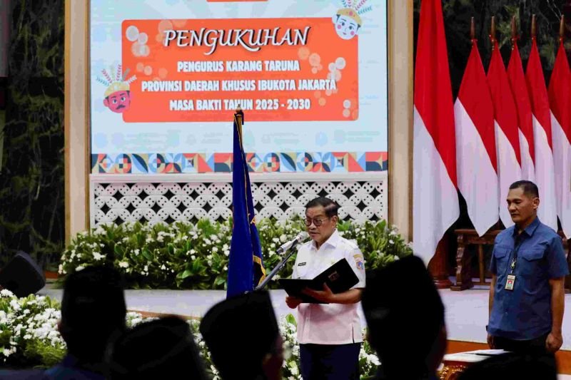 Gubernur Pramono Lantik Pengurus Baru Karang Taruna DKI Jakarta, Dorong Optimalkan Program Kepemudaan