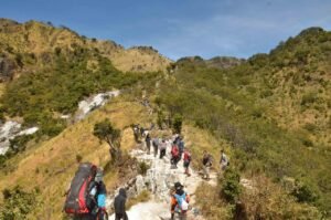 Ingin Mendaki Gunung? Patuhi SOP Pendakian
