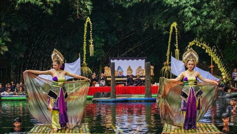 Ritual Ruwat Air, Simbol Kebersamaan & Keharmonisan antara Manusia dan Alam