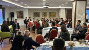 Wamen Nezar Ajak Diaspora & Komunitas Teknologi di London Berinvestasi dalam Masa Depan AI Indonesia
