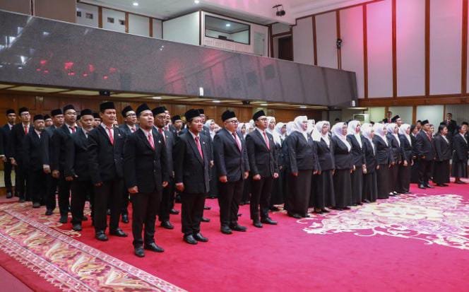 Gubernur Pramono Lantik 100 Pejabat Fungsional Pemprov DKI