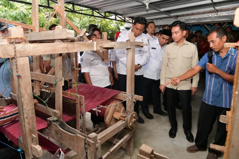 Wapres Gibran Soroti Pentingnya Desain Kekinian dan Digitalisasi, Inovasi Lurik Klaten