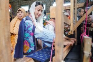 Yuk, Berkunjung ke Kampung Tenun Ikat Bandar Kidul!