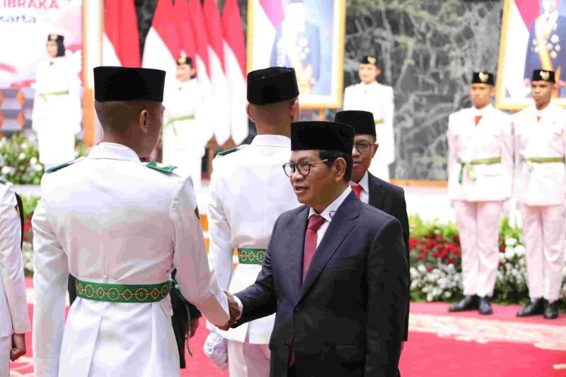 Gubernur Pramono Kukuhkan 42 Paskibraka DKI Jakarta dan Siap Bertugas hingga 1 Juni 2026