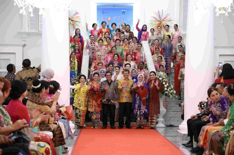 Pentas Budaya ‘Seribu Wajah Kebaya Betawi di Balai Kota’ Tunjukkan Jakarta Kota Global yang Berbudaya
