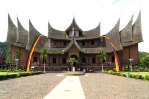 Rumah Gadang, Ikon Budaya Minangkabau di Padang