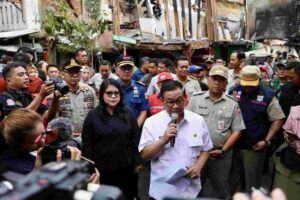 Gubernur Pramono Tinjau Lokasi Kebakaran Tamansari