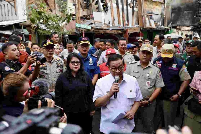 Gubernur Pramono Tinjau Lokasi Kebakaran Tamansari