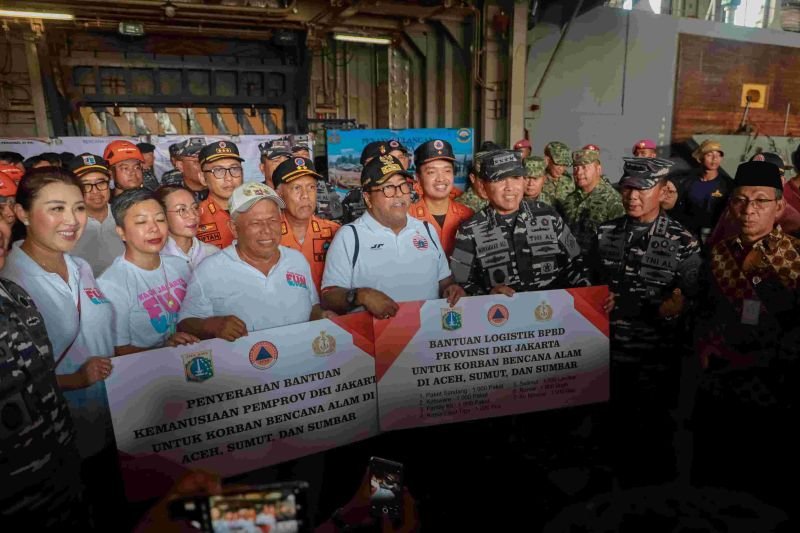 Wagub Rano Lepas Bantuan Kemanusiaan untuk Korban Bencana Sumatera