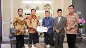 DPD RI Sampaikan Undangan Sidang Tahunan MPR RI dan Sidang Bersama DPR-DPD RI ke Kediaman Jusuf Kalla