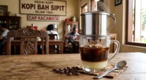 Menikmati Kopi Legendaris Kopi Bah Sipit, Merawat Rasa dan Cerita dalam Secangkir Kopi